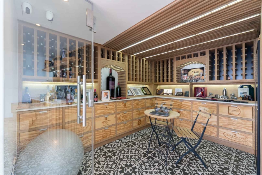 3 Bedroom Property for Sale in Sea Point Western Cape